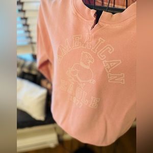 American eagle sweater size small / great condition / light Pink in color